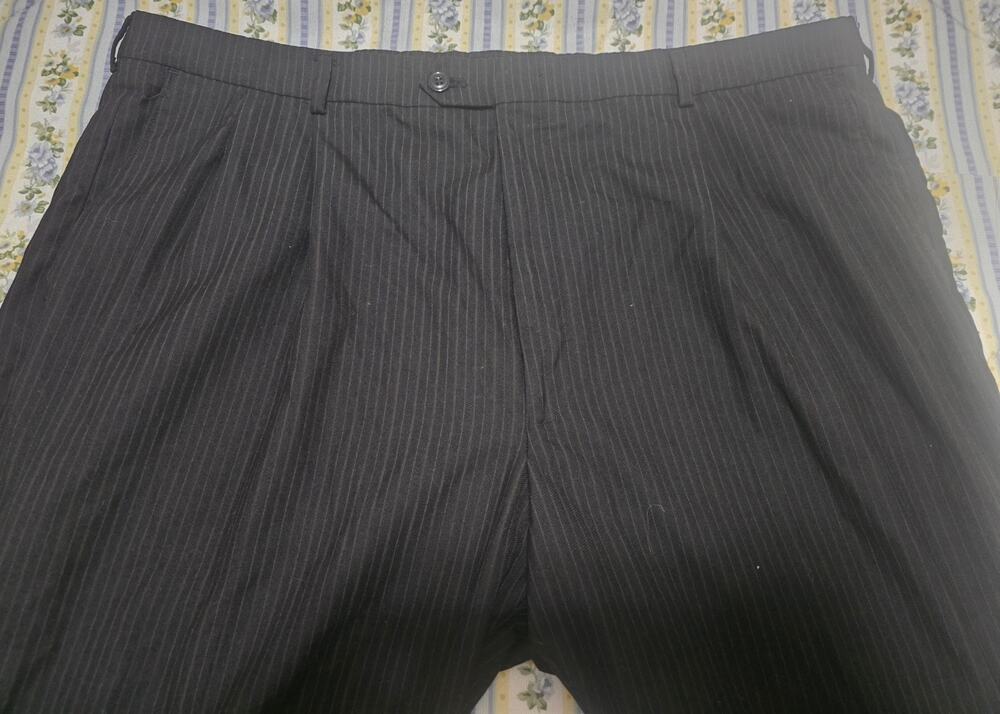 Haggar Pleated Cuffed Pinstripe Dress Pants 46x29 Black Brown